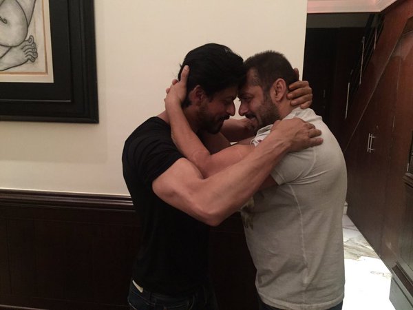 Salman - Shah Rukh share a birthday hug