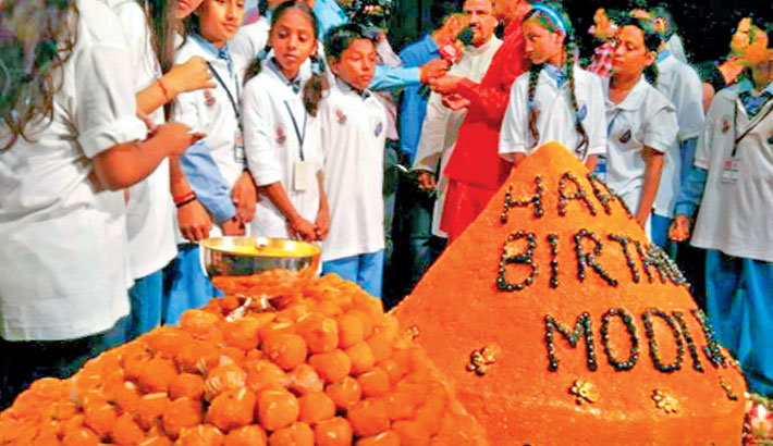 PM Modi's Birthday celebrated with 365 Kg ladoo
