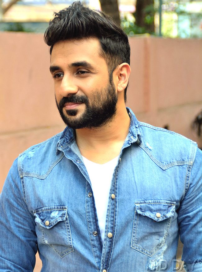 Vir Das Composes an open letter after his show was terminated as being under the influence of someone.