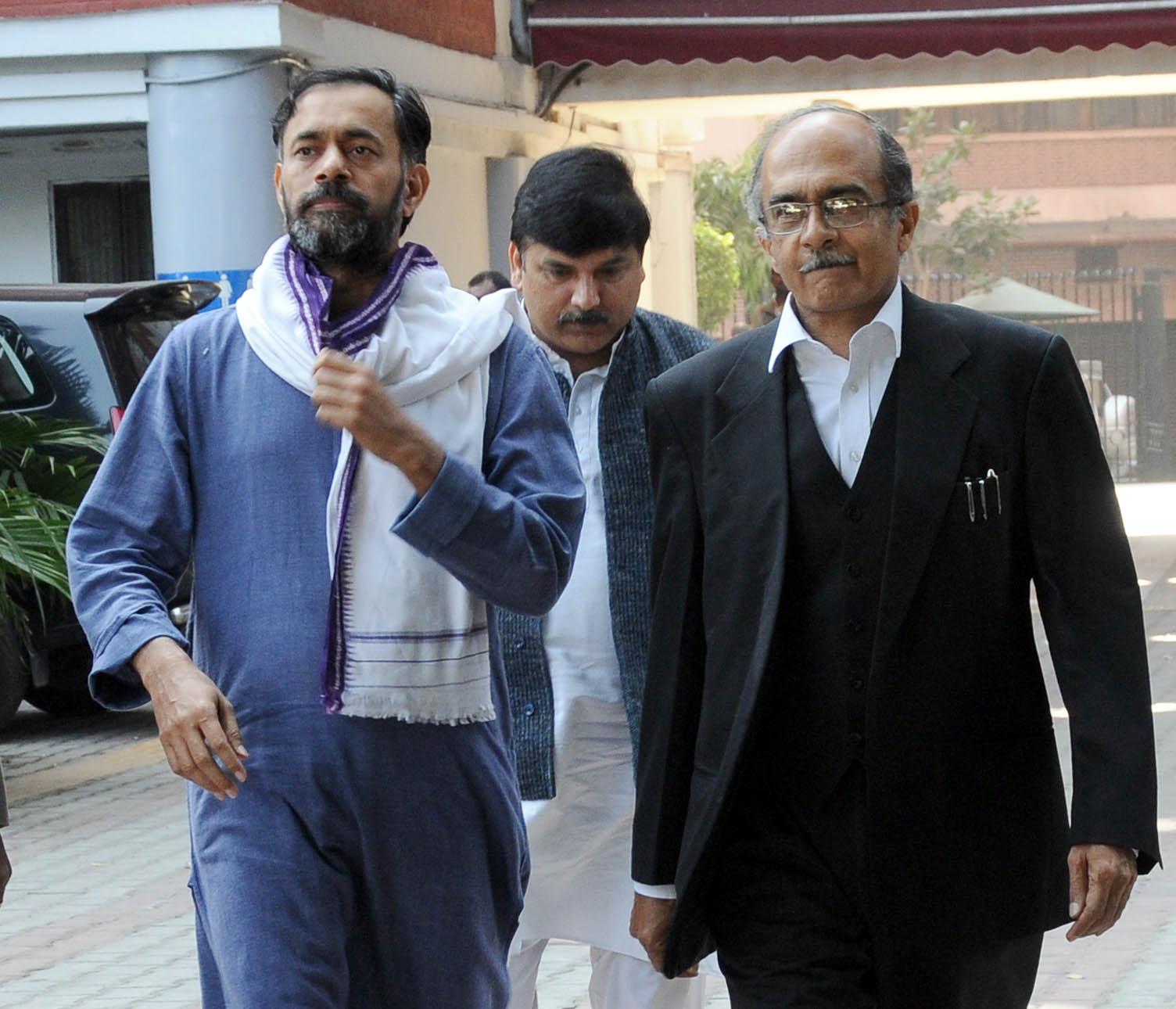  Prashant Bhushan and Yogendra Yadav sacked from AAP.