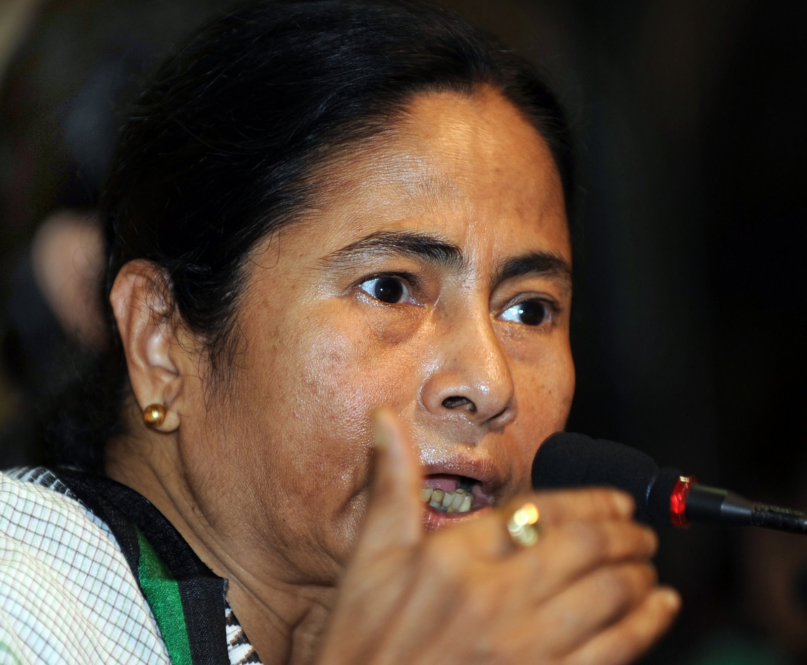 Mamta Banerjee to meet PM Modi for liability acquittal!!!