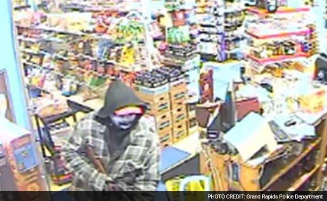 Indian origin store clerk called terrorist, shot in the face